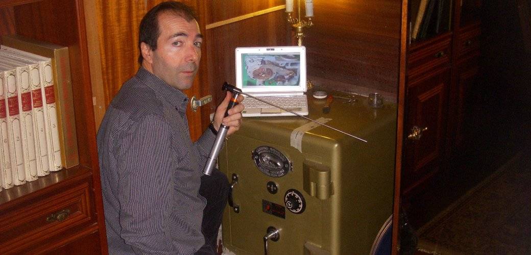 άνοιγμα, διάνοιξη, διάρρηξη, ξεκλείδωμα χρηματοκιβωτίου άνοιγμα, διάνοιξη, διάρρηξη, ξεκλείδωμα χρηματοκιβωτίου